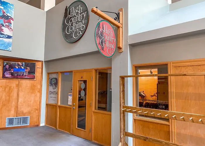Ski-In Ski-Out Luxury Condo With Hot Tub And Pools