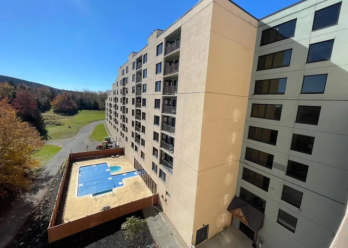Modern Condo With Ski In & Ski Out - Silver Creek Lodge, Snowshoe